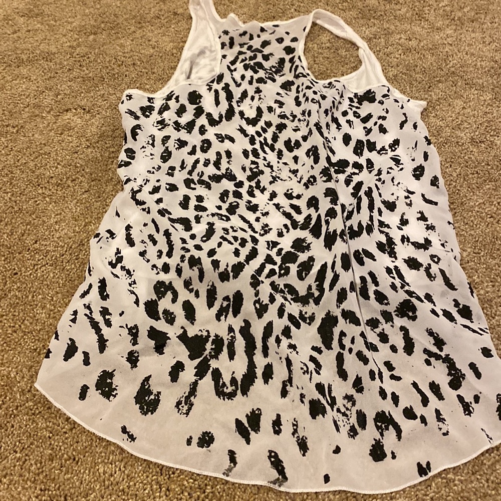 Tank - Picture 3 of 3